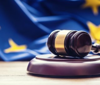 Shutterstock loidroiteuropeenfinancier 1