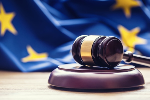 Shutterstock loidroiteuropeenfinancier