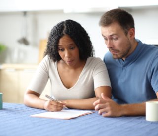Shutterstock couplequitournelapage 1