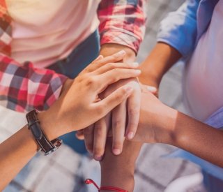 shutterstock volontariatsolidarite